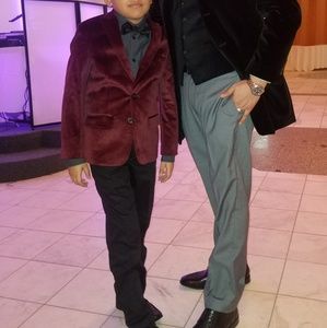 Kenneth cole boys suit size 10